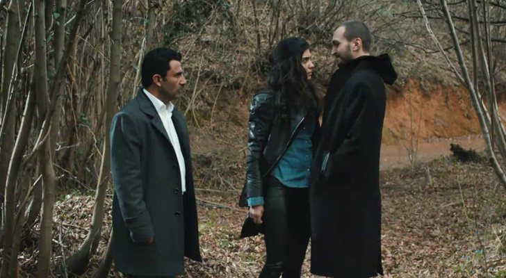 Elif se ve acorralada por unos desconocidos en 'Amor de contrabando'