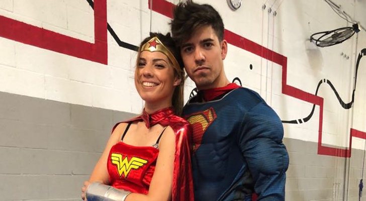 Miriam y Roi como Wonder Woman y Superman