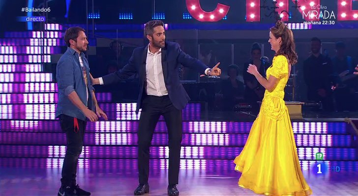 Roberto Leal pone a bailar a Manuel Martos junto a Amelia Bono en 'Bailando con las estrellas'