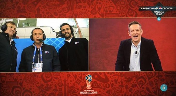 José Antonio Camacho, Manu Carreño y Kiko Narváez durante la conexión con Joaquín Prat para &#39;Ahora, la Mundial&#39;