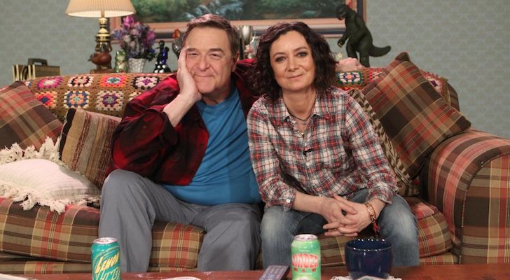 John Goodman y Sara Gilbert