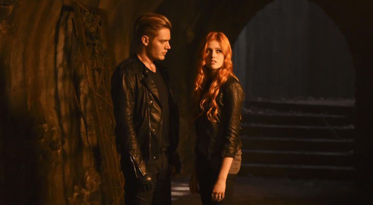 Protagonistas de 'Shadowhunters'