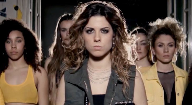 Miriam en el vídeo de "Hay algo en mí"