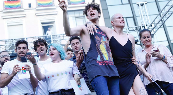 Agoney, Marina, Javier Calvo y Jedet en el escenario del pregón del Orgullo LGTB+ de Madrid 2018