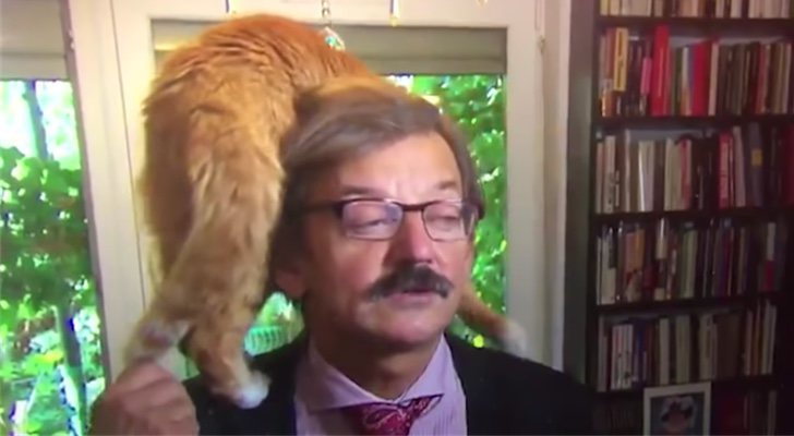Jerzy Targalski con su gato