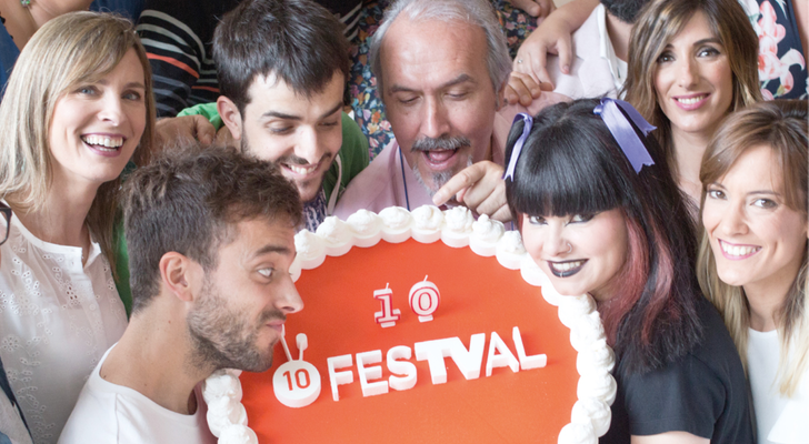 El equipo de ETB celebrando los 10 años del FesTVal