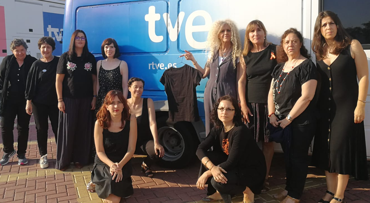 Carolina Pecharroman y otras periodistas de RTVE