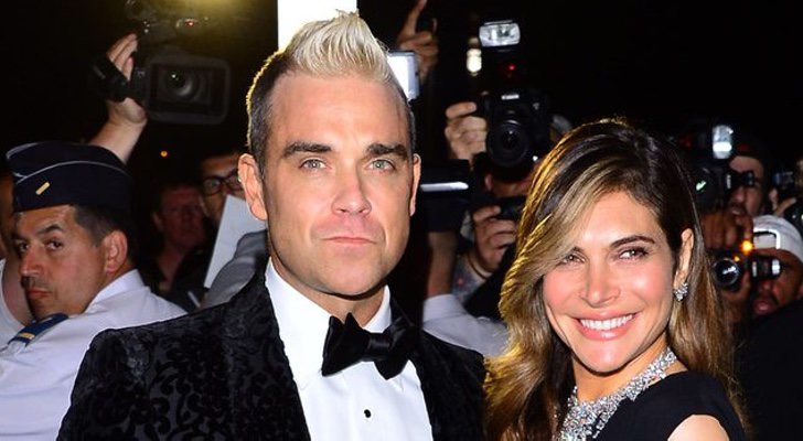 Robbie Williams junto a su mujer Ayda Field
