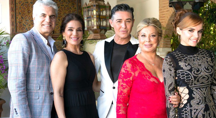 Melody, Agustín Bravo, Raquel Bollo, Olivia Vàler y Ángel Garó en 'Ven a cenar conmigo. Summer edition'