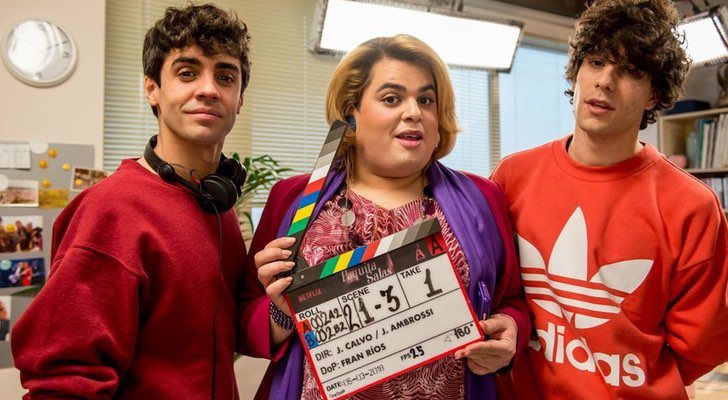 Los Javis junto a Brays Efe en 'Paquita Salas'