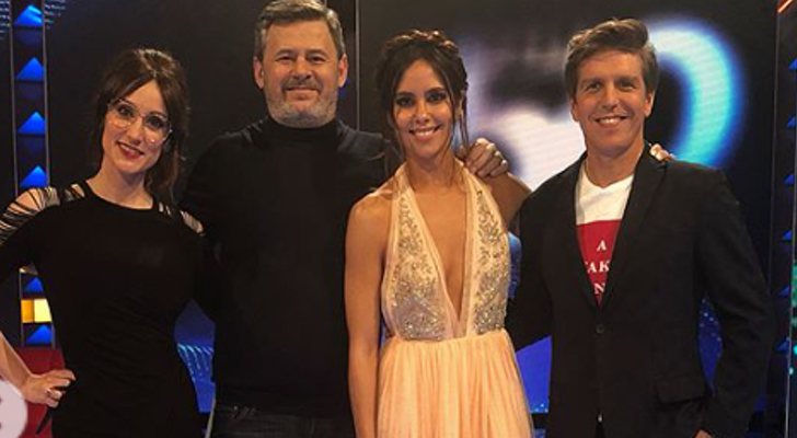 Cristina Pedroche junto a algunos colaboradores de &#39;Top 50: famosos en apuros&#39;