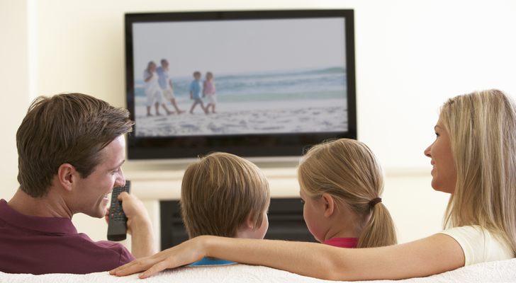 Los más pequeños ven más televisión en verano