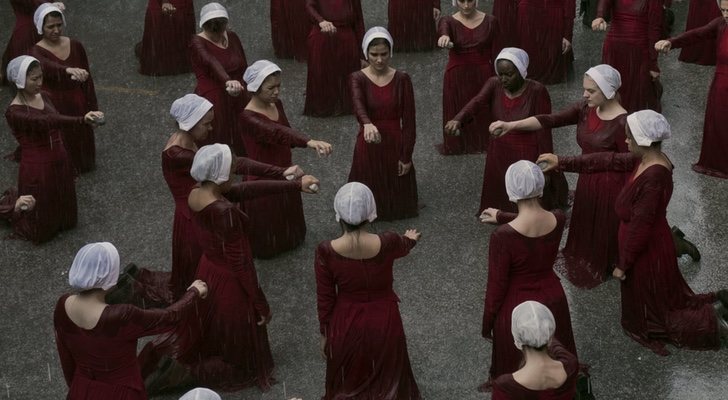 Las criadas en la segunda temporada de 'The Handmaid's Tale'