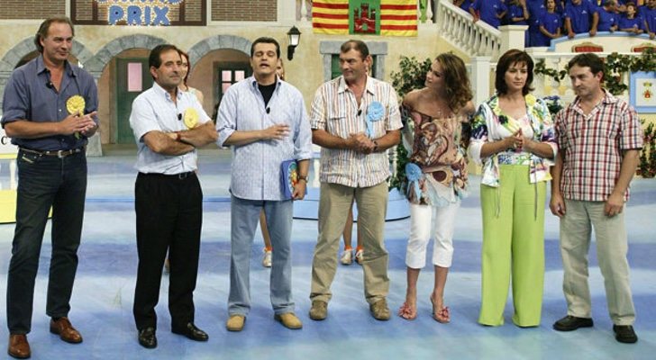 Ramón García junto a los representantes de los pueblos participantes de 'Grand Prix'