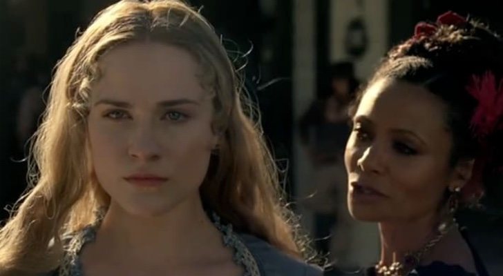 Evan Rachel Wood y Thandie Newton en 'Westworld'