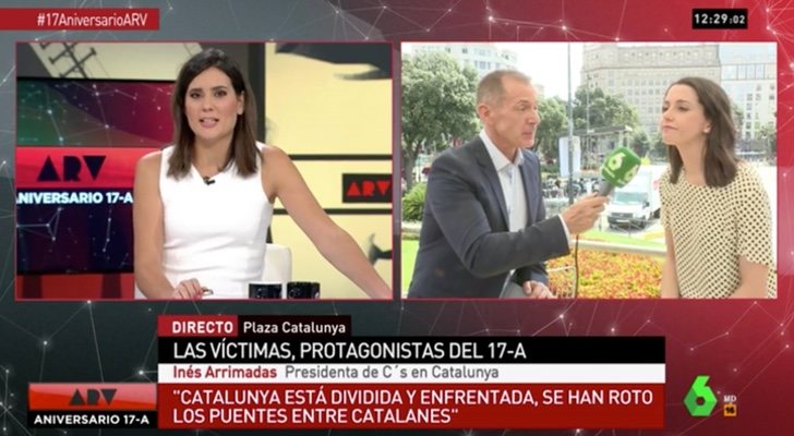 María Llopart en el plató de 'Al rojo vivo' habla con Hilario Pino e Inés Arrimadas desde Plaza Catalunya