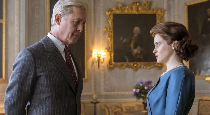 Alex Jennings y Claire Foy como el Duque de Windsor y la Reina de Inglaterra en &#39;The Crown&#39;