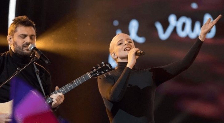 Madame Mon sieur interpretando "Mercy" en Eurovision 2018