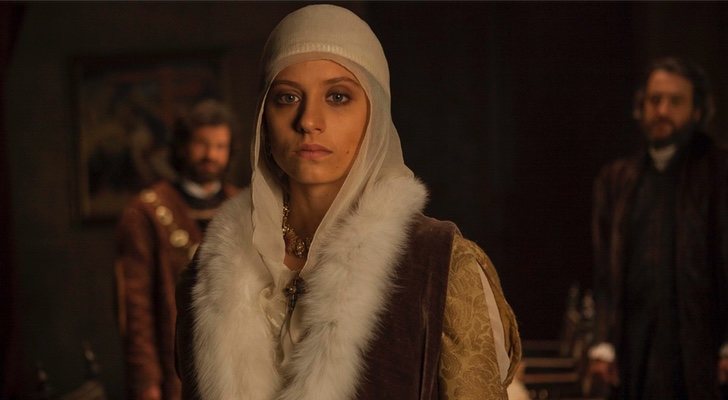 Michelle Jenner, interpretando a la protagonista de 'Isabel'