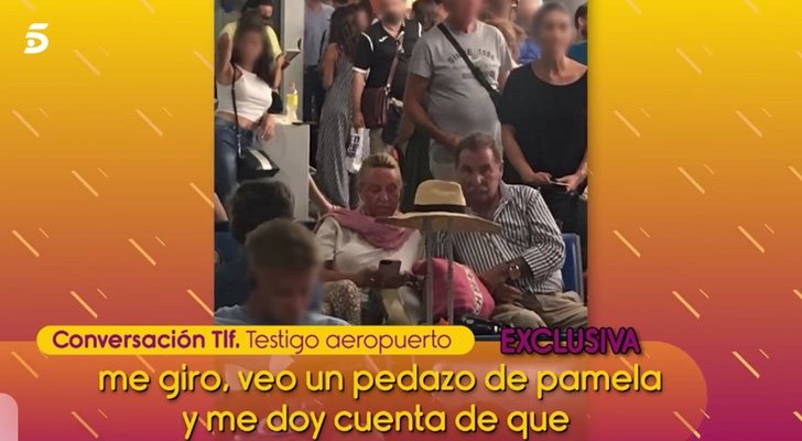 Lydia Lozano y su marido en el aeropuerto