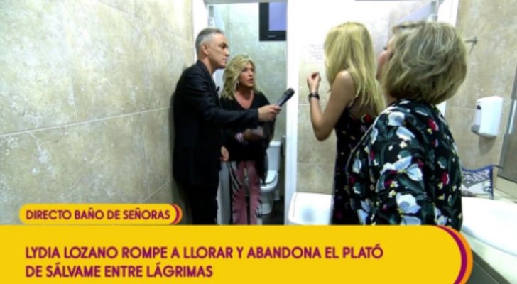 Kiko Hernández, Lydia Lozano, Belen Ro y Terelu Campos, en los baños de 'Sálvame'