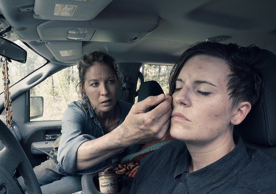 June intenta ayudar a una Althea enferma en 'Fear The Walking Dead'
