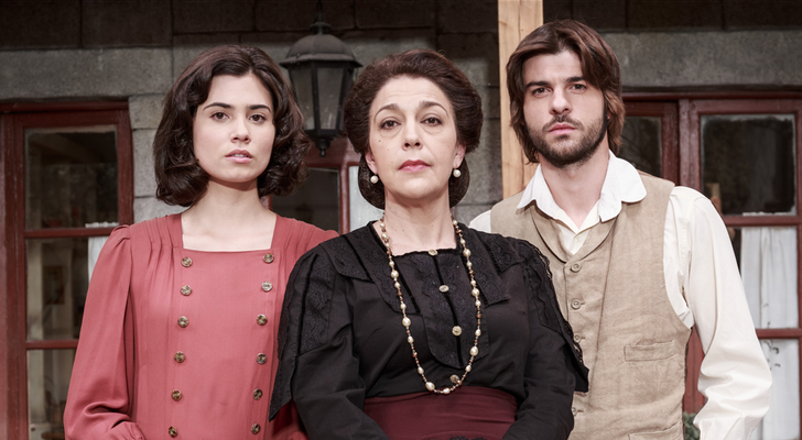 Loreto Mauleón, María Bouzas y Jordi Coll en 'El secreto de Puente Viejo'