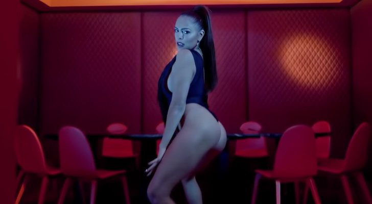 Amor Romeira en el videoclip de &quot;My Boy&quot;