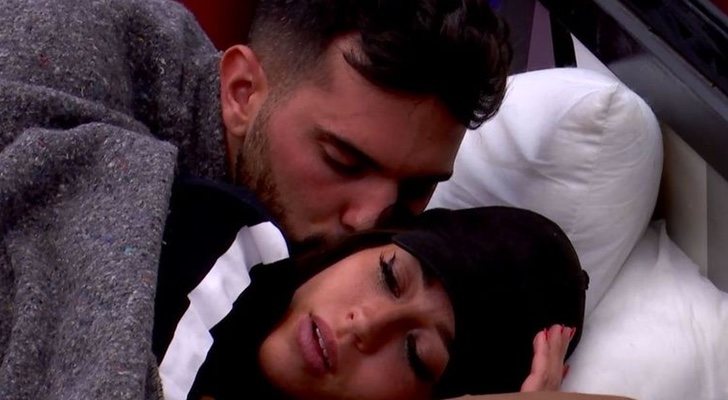 Suso y Aurah tras la manta de 'GH VIP 6'