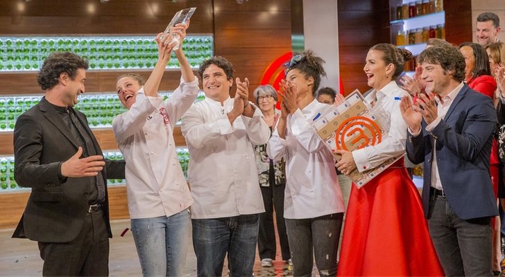 Marta celebra su triunfo al convertirse en la ganadora de 'MasterChef 6'