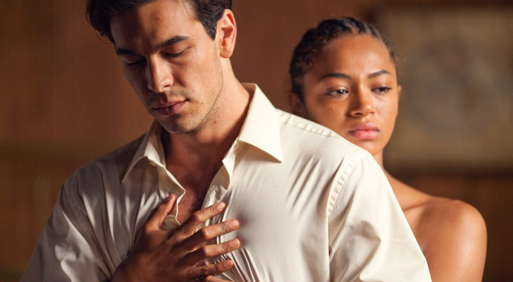 Mario Casas y Berta Vázquez en "Palmeras en la nieve"