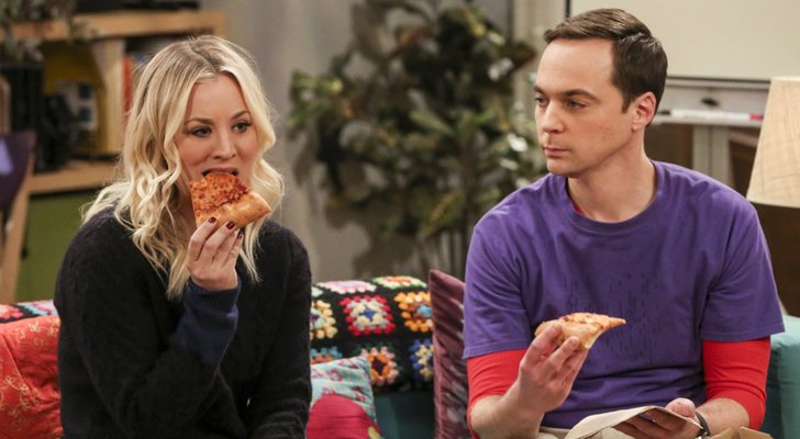 Kaley Cuoco y Jim Parsons en 'The Big Bang Theory'