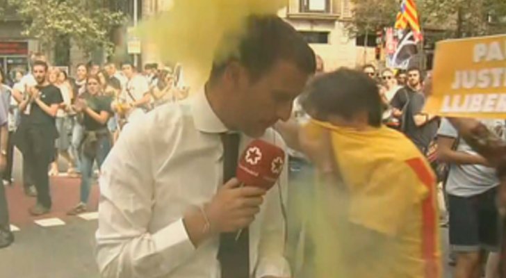 El reportero de '120 minutos', Pablo Osa, boicoteado en una manifestación