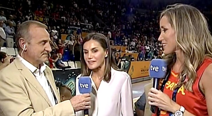 Letizia Ortiz, entrevistada por TVE en la final del Mundial de Baloncesto femenino