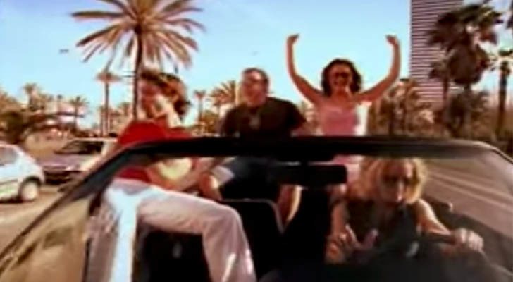 Fórmula Abierta, formado por integrantes de &#39;Operación Triunfo&#39;, en el videoclip de &quot;Te quiero más&quot;