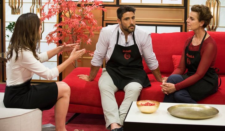 Antonia Dell'Atte hablando con Eva González en 'MasterChef Celebrity 3'