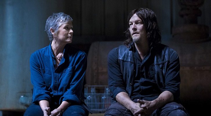 Carol conversa con Daryl en 'The Walking Dead'