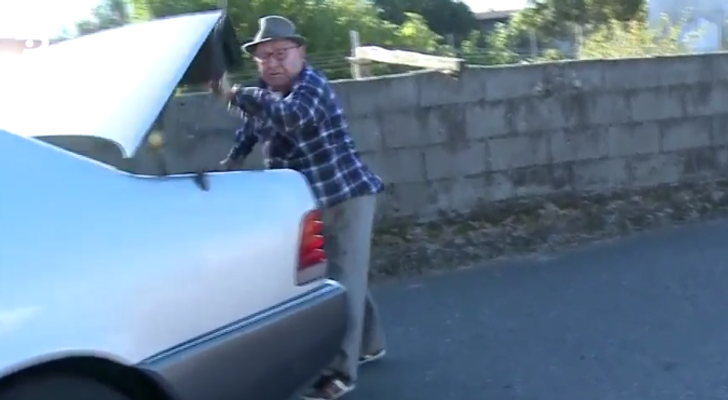 Manuel Charlín y la reportera de 'El programa de AR'