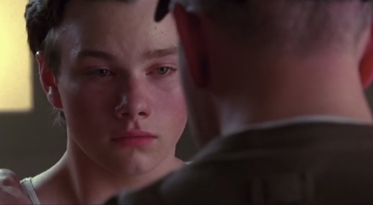 Kurt (Chris Colfer) sale del armario con su padre en &#39;Glee&#39;