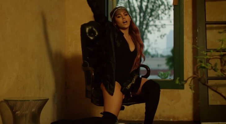 Danna Paola en el videclip de &quot;Final feliz&quot;