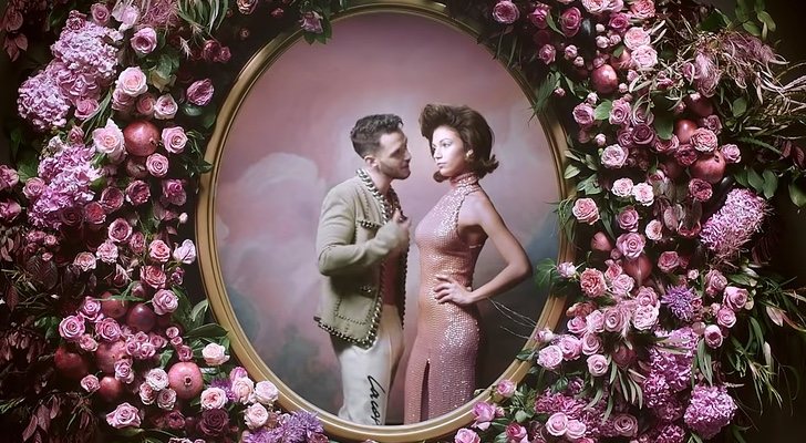 C. Tangana y Úrsula Corberó en el videoclip "Cuando me miras"