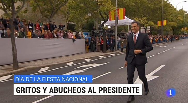 'Telediario 1' informa de los abucheos a Pedro Sánchez el 12 de octubre