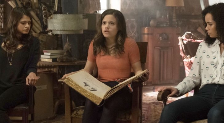 Sarah Jeffrey, Melonie Díaz y Madeleine Mantock como Maggie, Mel y Macy Vera en 'Charmed'