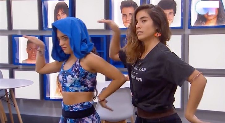 Noelia y Julia en la Academia unas semanas antes de la discusión