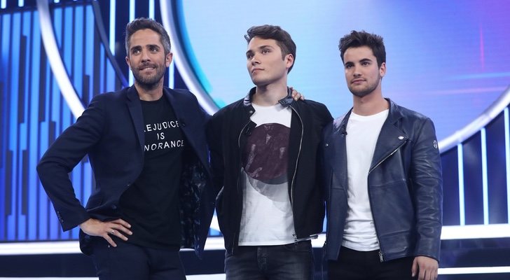 Roberto Leal junto a Damion y Joan, los nominados de la Gala 3