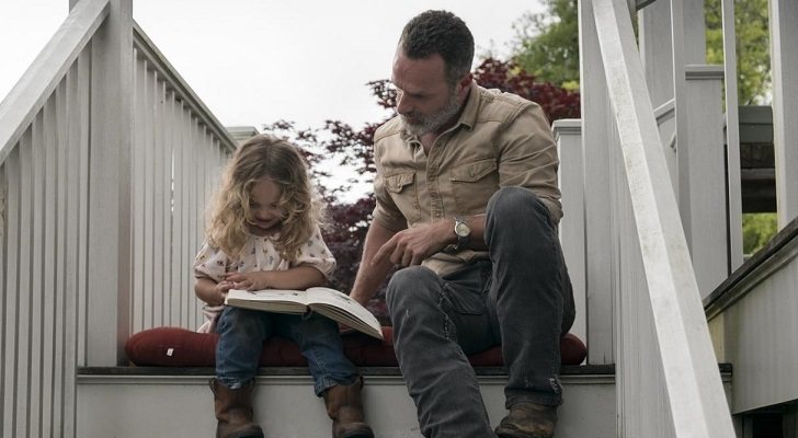 La pequeña Judith y Rick en 'The Walking Dead'