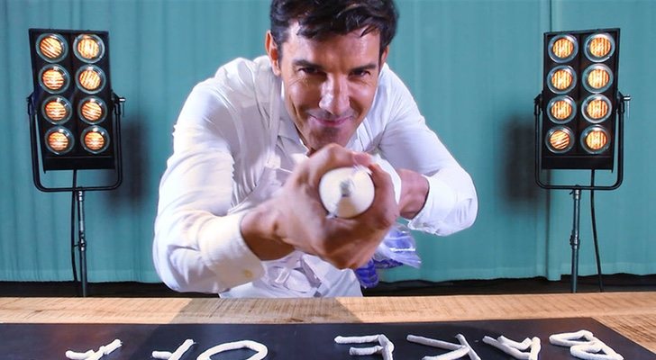 Jesús Vázquez en la promo de 'Bake Off'