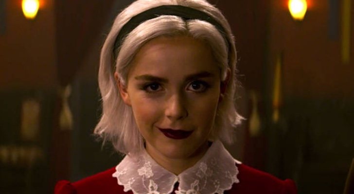 Kiernan Shipka como Sabrina Spellman en 'Las escalofriantes aventuras de Sabrina'