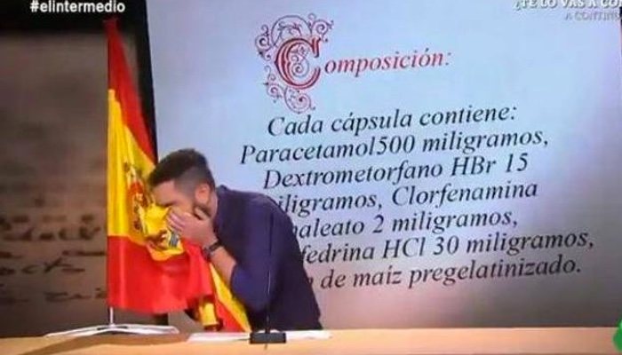 Dani Mateo en el famoso sketch de la bandera