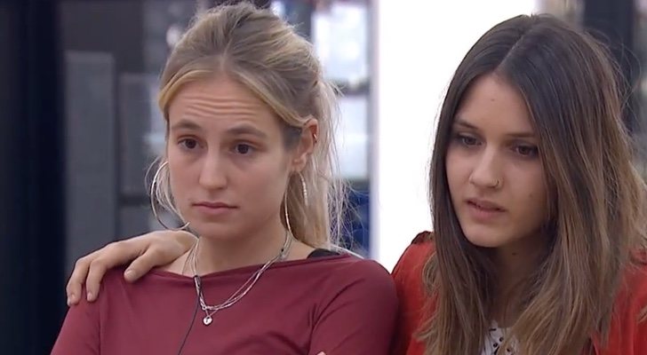 María y Sabela en el primer pase de micros de la Gala 8